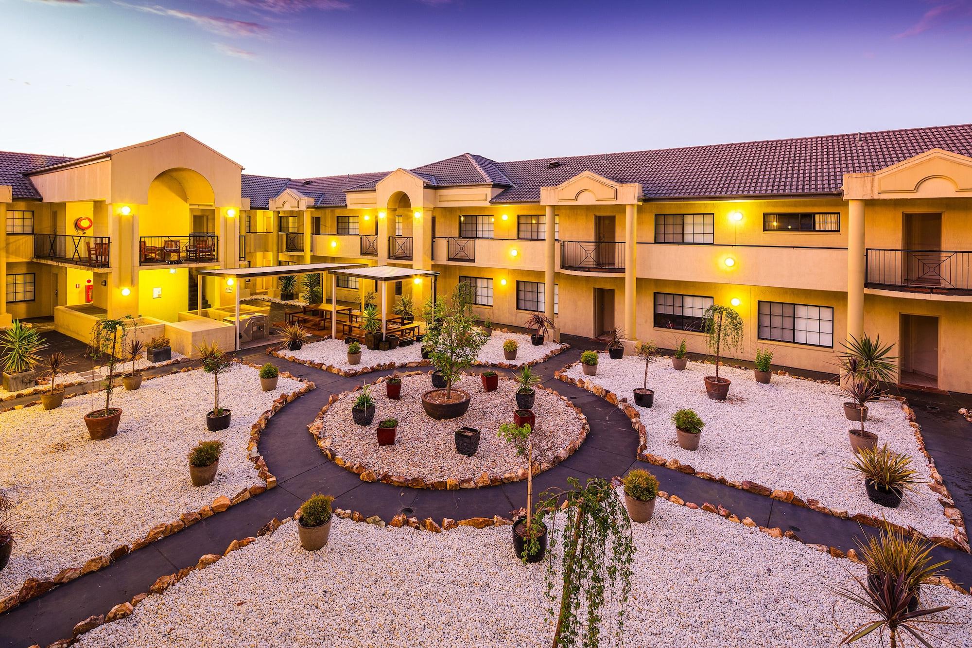 Canberra Parklands Central Apartment Hotel Official Exterior photo
