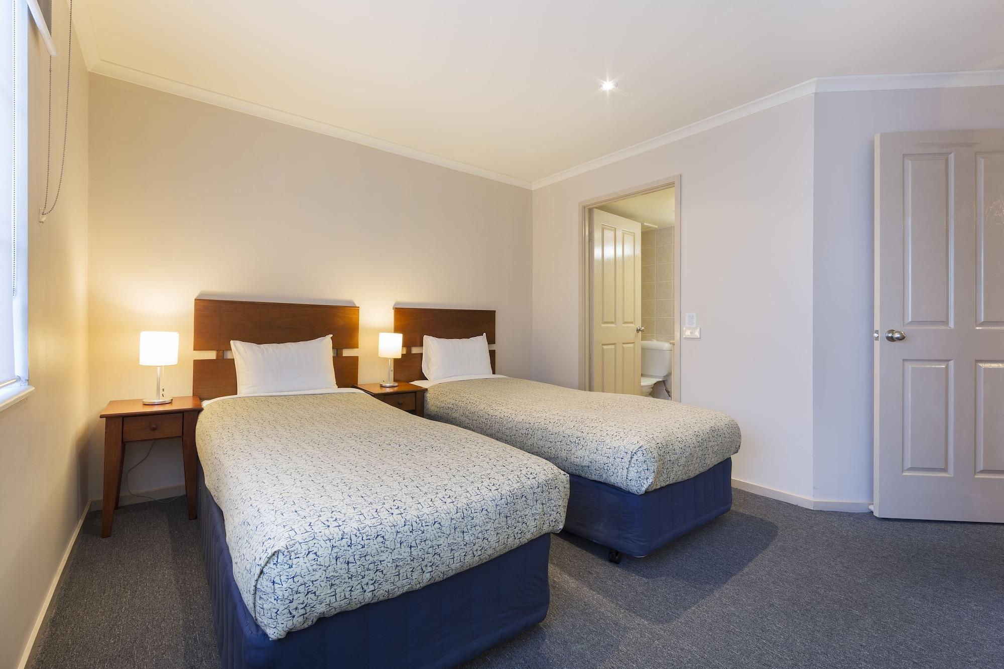 Canberra Parklands Central Apartment Hotel Official Exterior photo