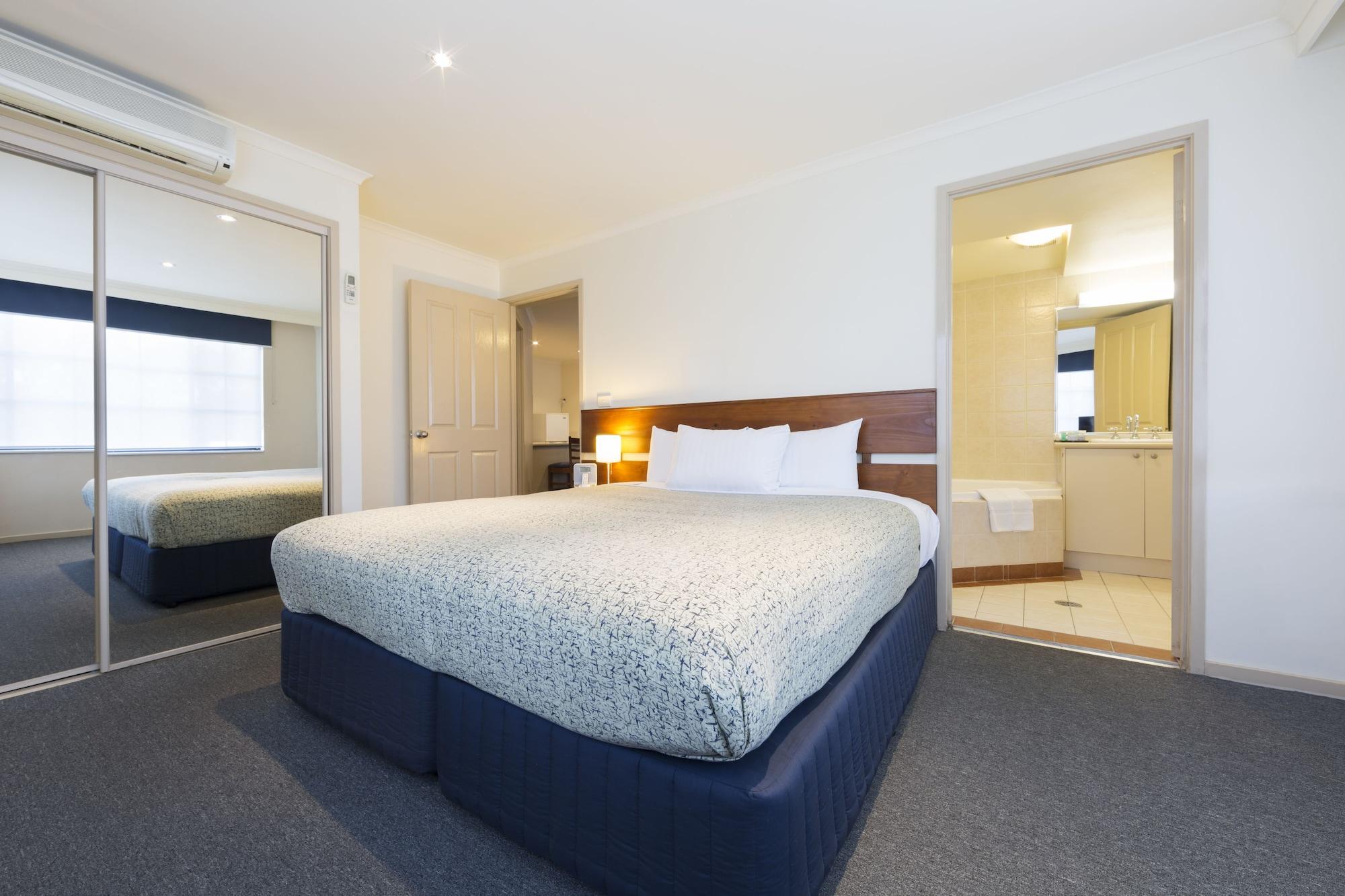 Canberra Parklands Central Apartment Hotel Official Exterior photo
