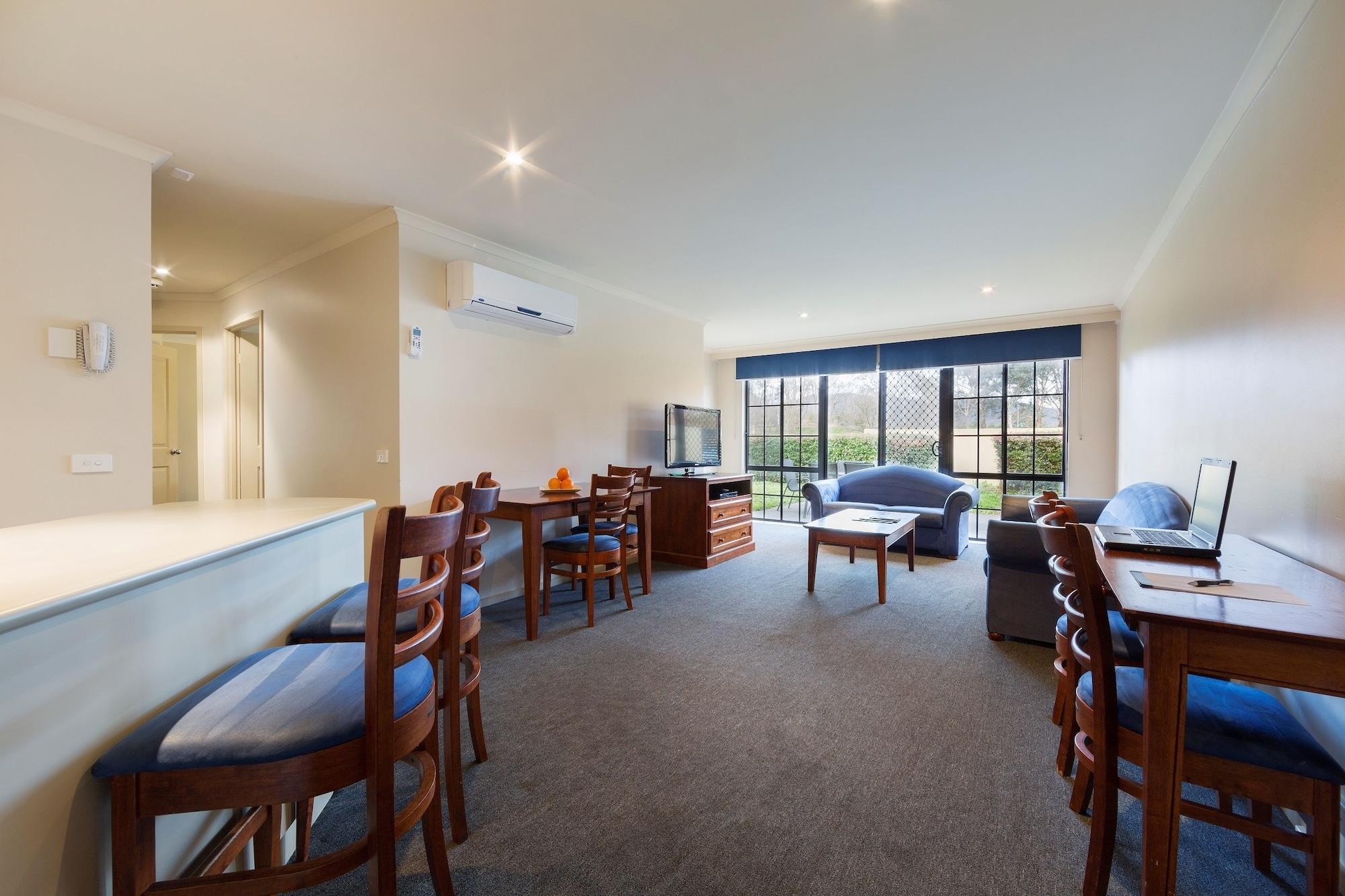 Canberra Parklands Central Apartment Hotel Official Exterior photo