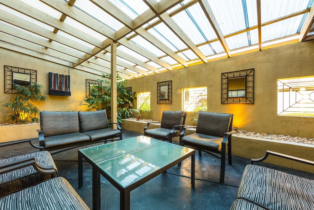 Canberra Parklands Central Apartment Hotel Official Exterior photo
