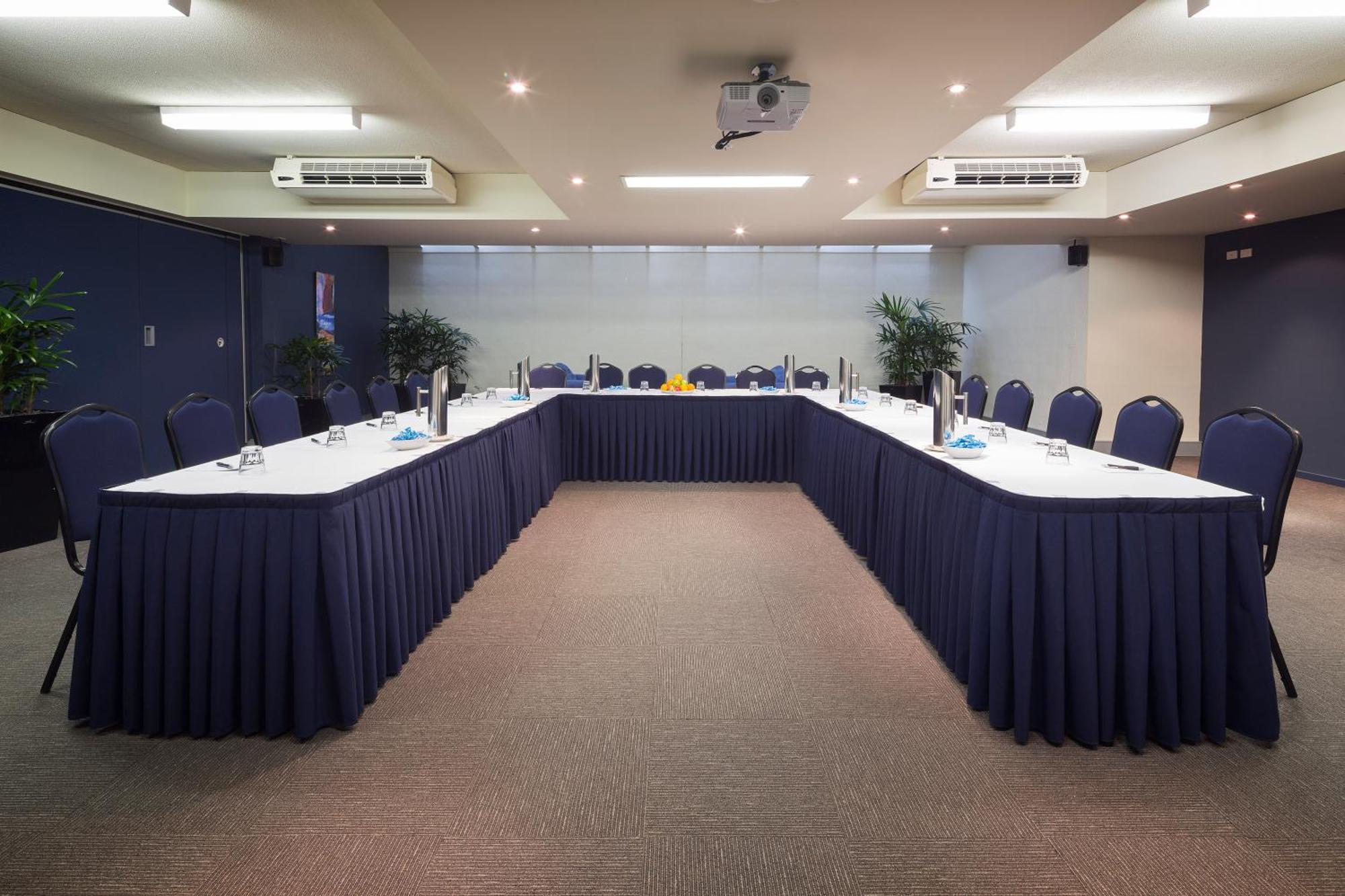 Canberra Parklands Central Apartment Hotel Official Exterior photo