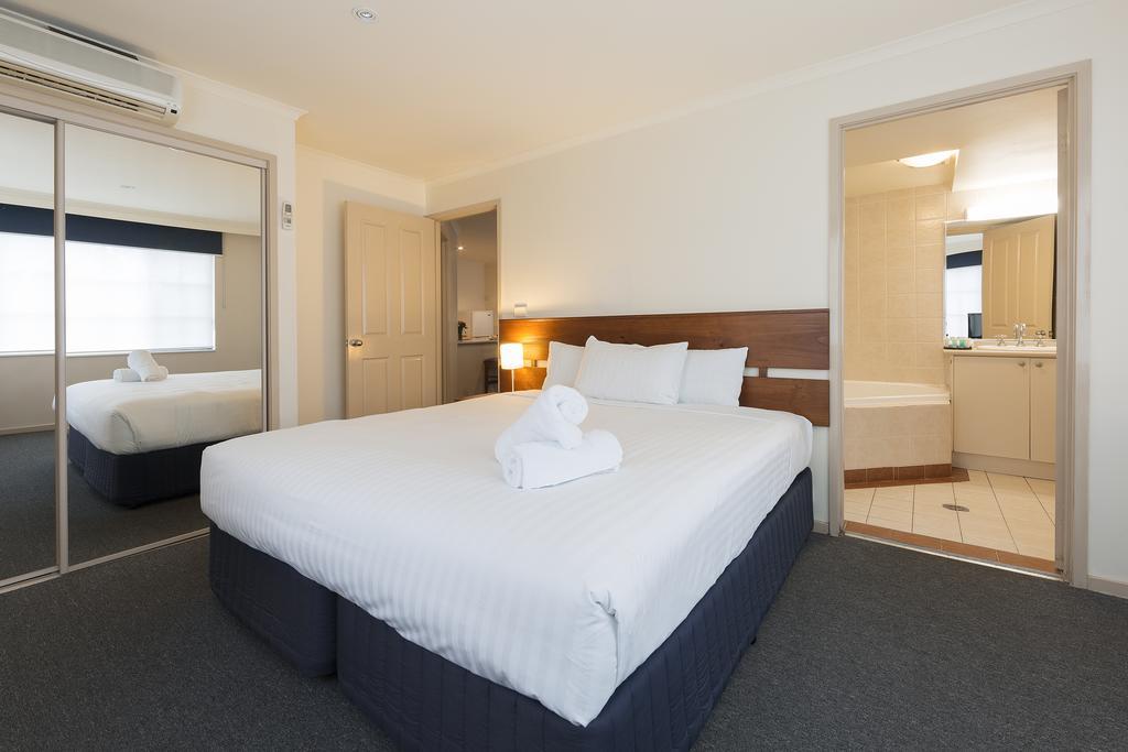Canberra Parklands Central Apartment Hotel Official Exterior photo