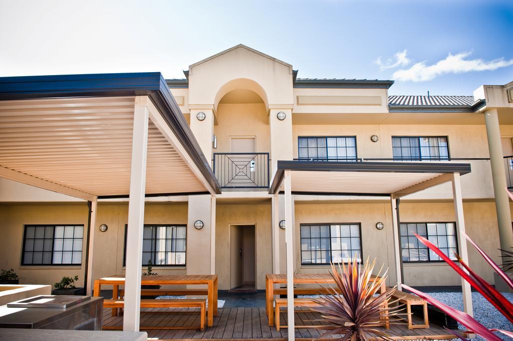 Canberra Parklands Central Apartment Hotel Official Exterior photo