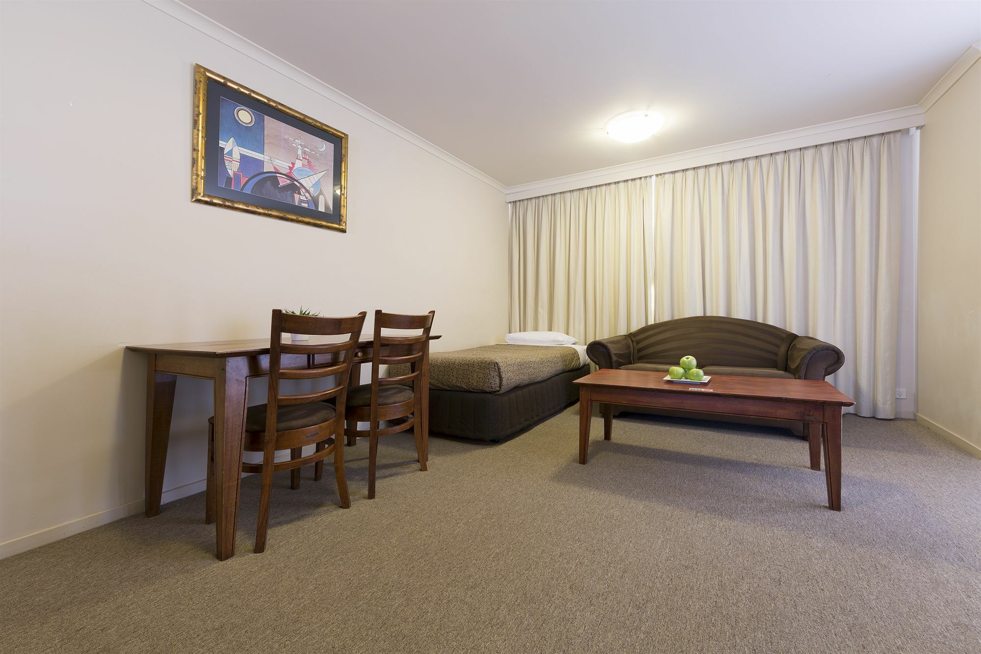 Canberra Parklands Central Apartment Hotel Official Exterior photo